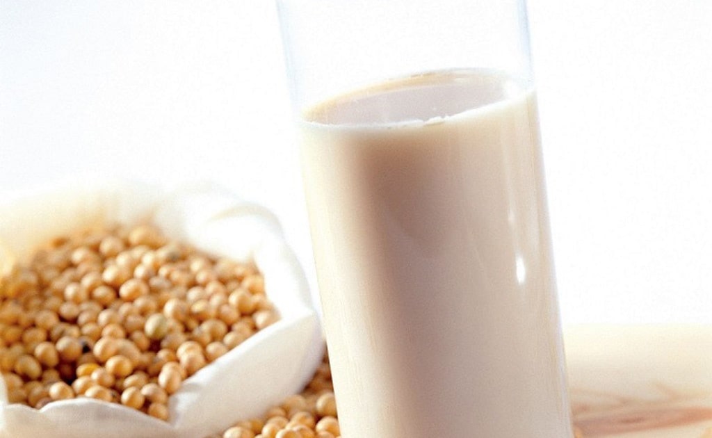 Uống sữa đậu nành có gây vô sinh ở nam 